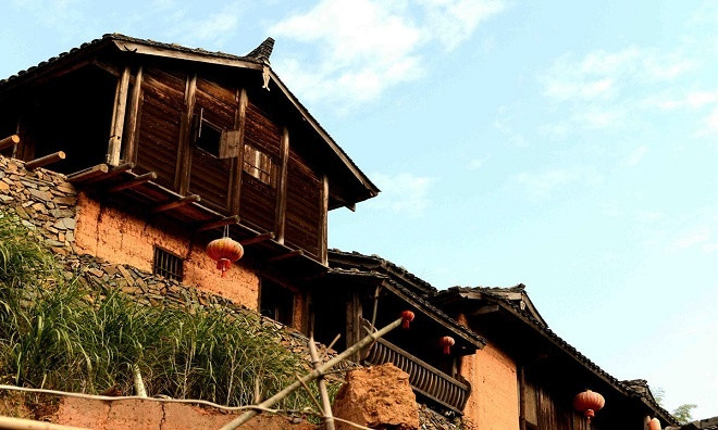 The people here still maintain the traditional Hakka lifestyle.